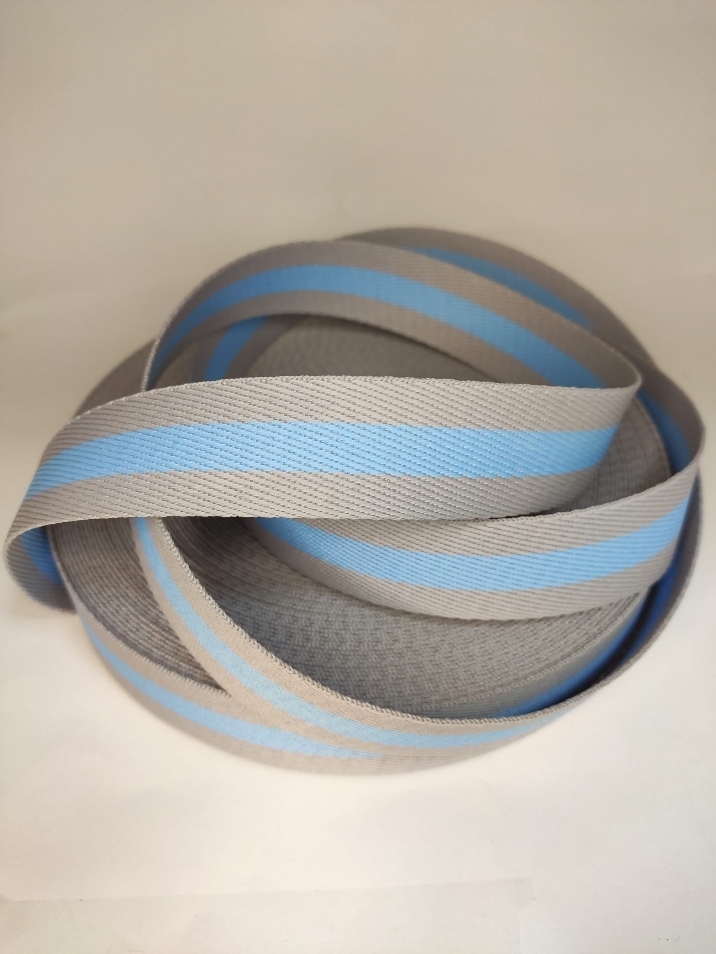 ALÇA LISTRADA 4 CM- CINZA COM AZUL BEBÊ