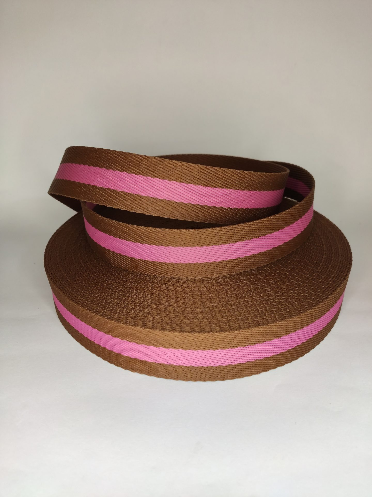 ALÇA LISTRADA 3CM CARAMELO COM ROSA BEBÊ