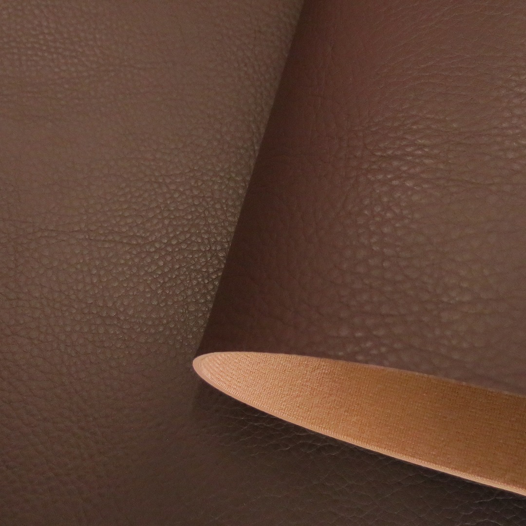 SOFT COLOR – MARROM COM FUNDO SALMÃO